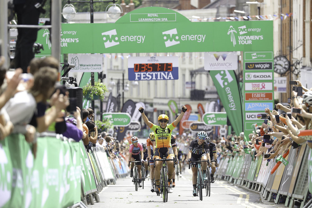 Chloe Hosking wins in Royal Leamington Spa_womens cycling.jpg